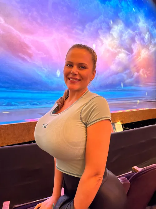Thumbnail At the Theatre: Exploring the Sensational World of 2busty2hide by JazmyneDayy