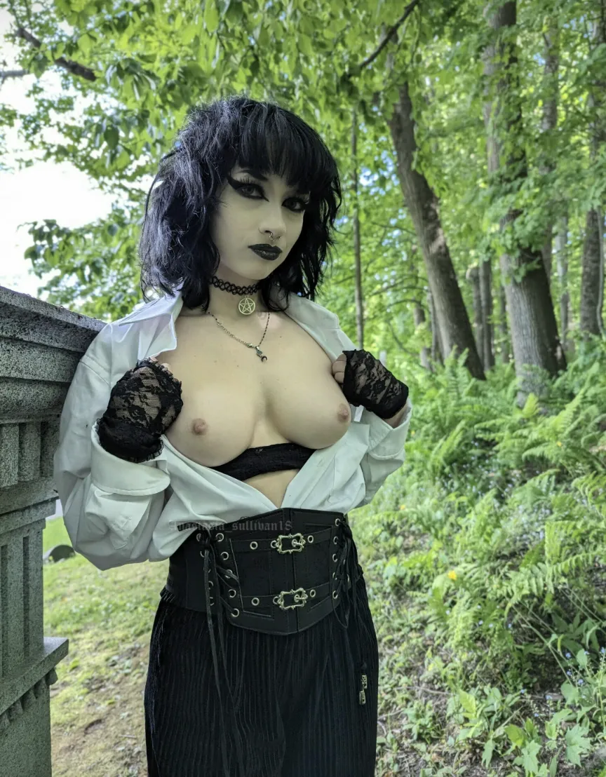 goth girls do it better  by Anastasia_sullivan18