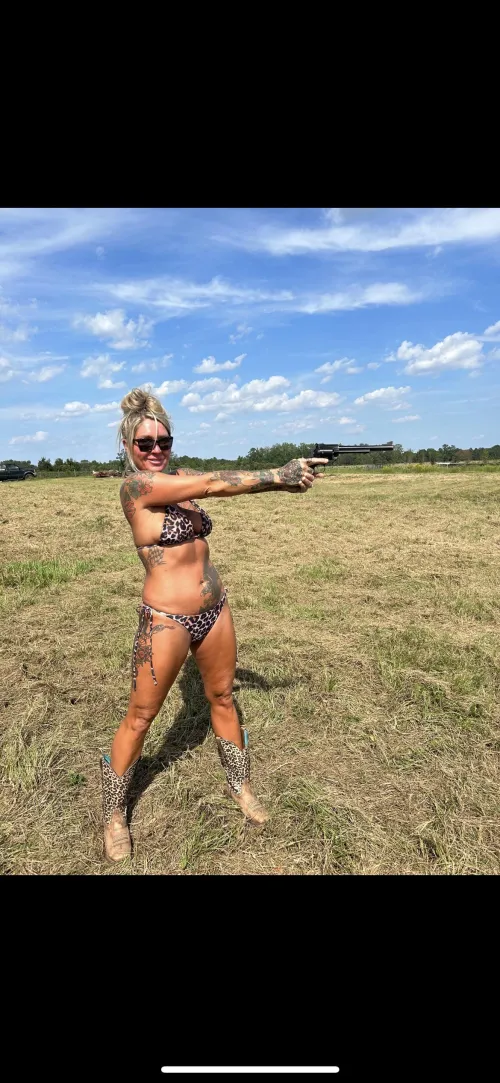 Thumbnail Exploring the Ruger Super Black Hawk 44 Mag with My Husband | girlswithguns by Nappy-FloridaGirl81