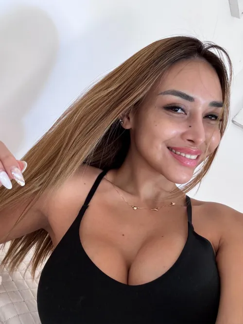 Thumbnail Sneak Peek: Weekend Smile by Mialushhh - Captivating Cleavage on Display