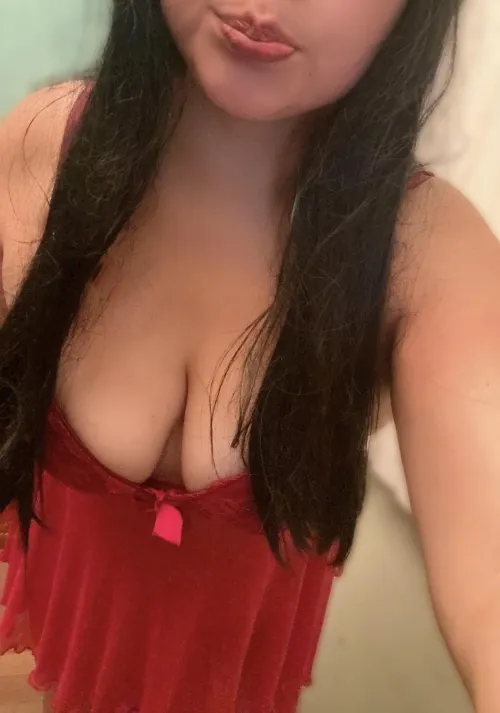 Thumbnail Discover the Perfect Pillow: A Detailed Review by SexyAzucena in the Downblouse Category