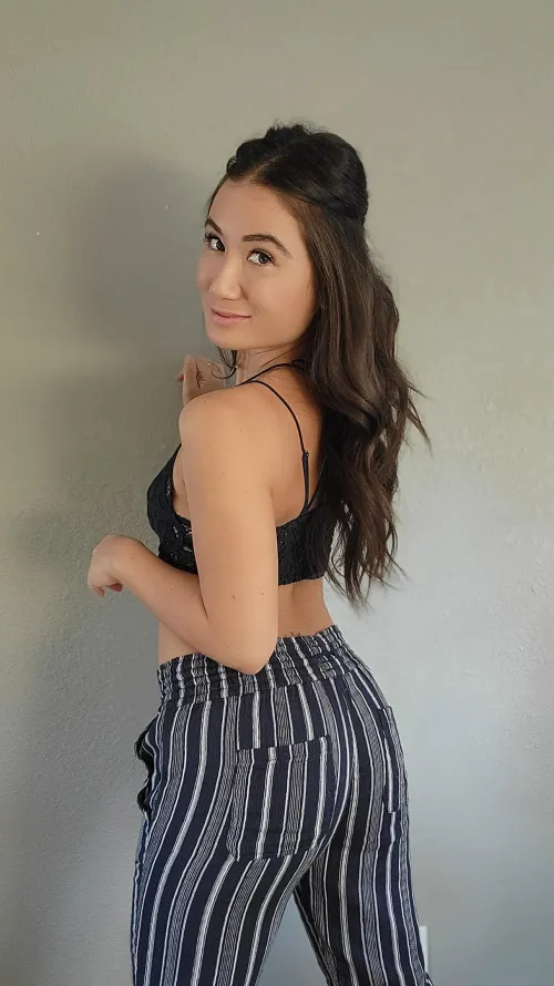 Thumbnail Cute and Mysterious: Exploring the World of asiansgonemild with nikkidavisxo