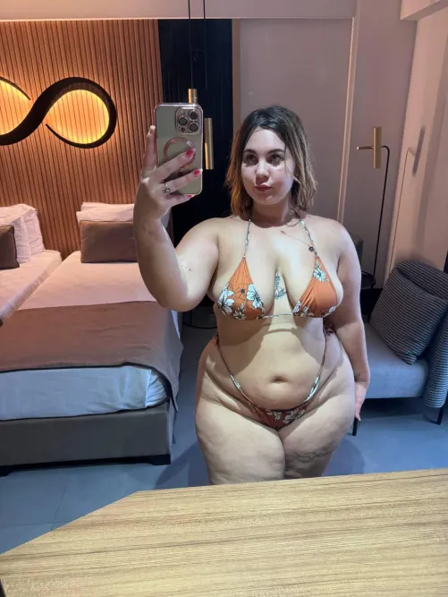 Thumbnail Dirty Latina Milf Craving Attention: Get to Know sofialoveofficial