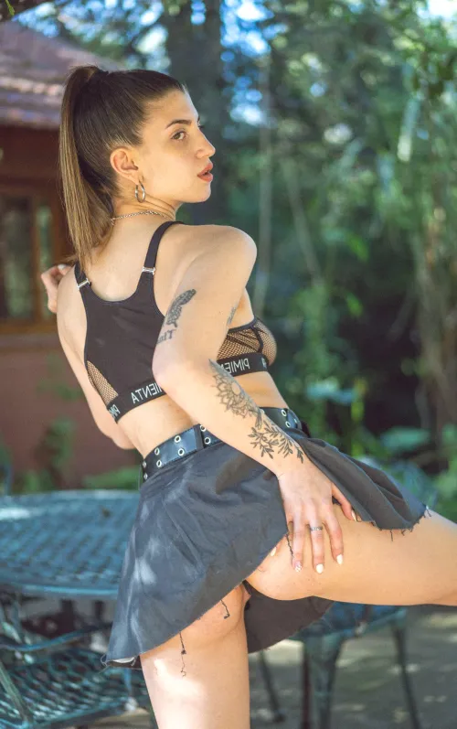 Thumbnail Exploring Sensuality: Discover Every Curve of the Body by applegreenbaby | Unashamed