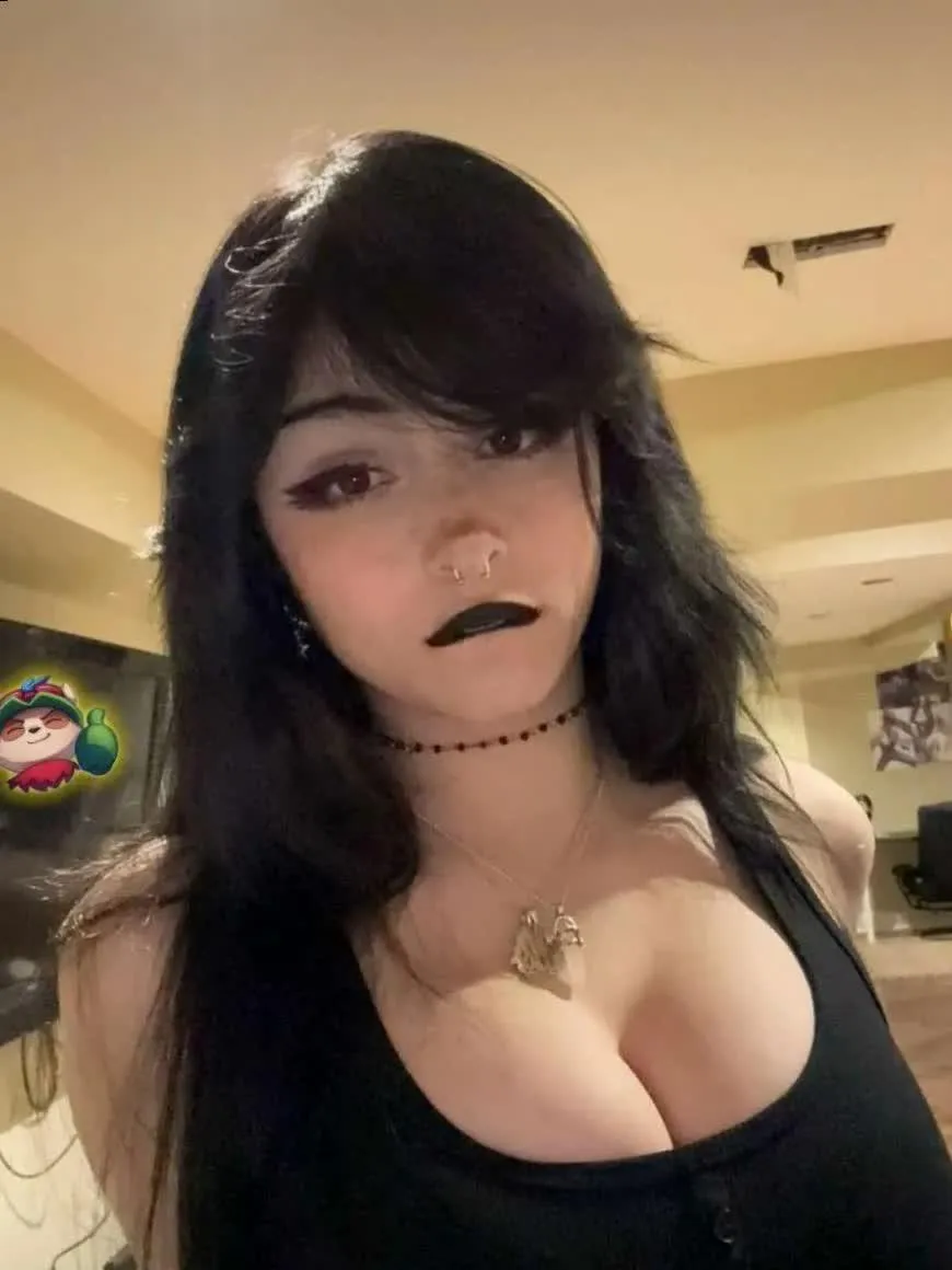 whos ur favourite band itll determine if were fuckingn by PeachLauren