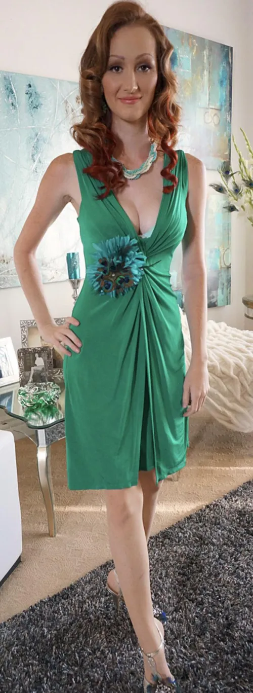Thumbnail Dee Dee Lynn: A Classy Choice in the World of Porn Stars by Sweet_Gesture