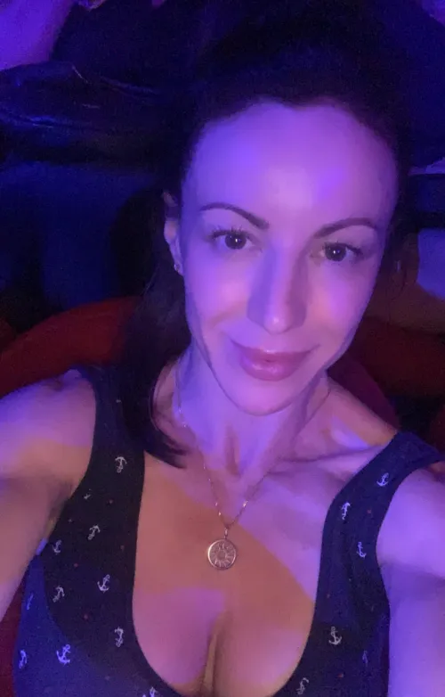 Thumbnail Movie Night vs. Skipping to the Good Part: A Mature Woman's Guide by Glamorous_Princess