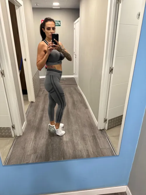 Thumbnail Unlocking Potential: A Review of the Gains by Miss-Jade-Fox in the YogaPants Category