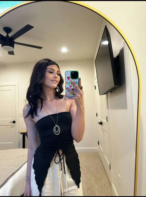 Thumbnail Classy and Cute: Embracing Style with AntiqueMushroom6542's Signature Look | ClassyGirls Category