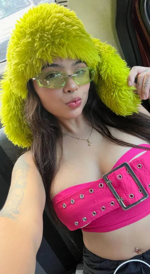 Thumbnail Beeing Silly for You: A Fun Read by chicxgoddess for TotalBabes