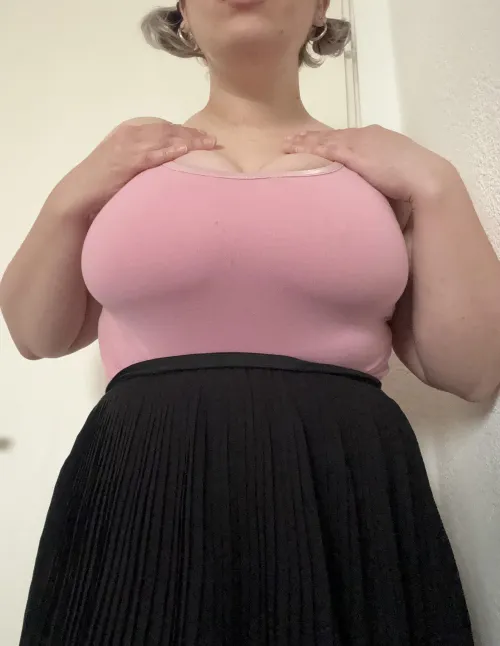 Thumbnail Discover the Adorable Content on Chiara Bunny's Chubby Chiarabunnyvip OnlyFans