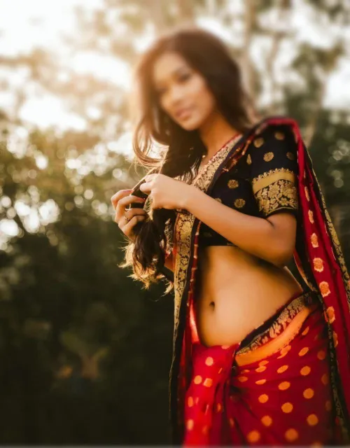 Thumbnail Sensational Saree Styles by CompoteAvailable2651 for the Fashion-Forward Croptop Girls
