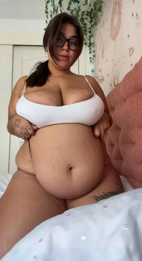 Thumbnail Embracing Body Positivity: Appreciating Stretch Marks on a Full Belly by SourImogen in the Stuffers Category