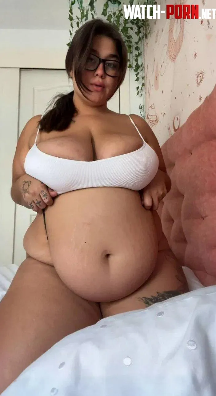 is a full belly with stretch marks sexy to you by SourImogen
