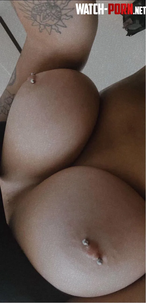 24F bi All natural first time post by Liv-n-love