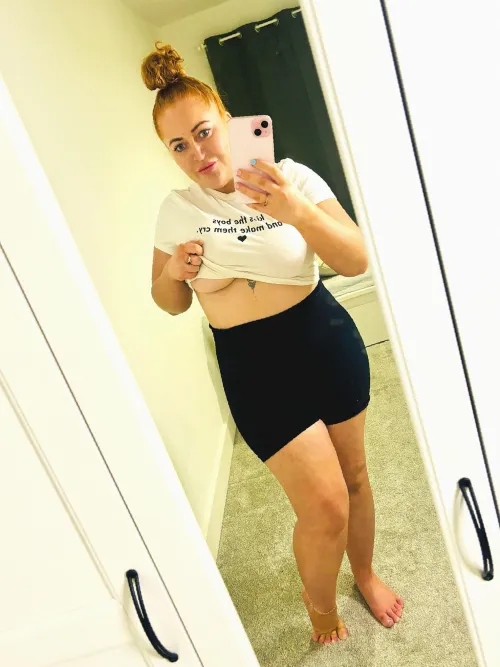 Thumbnail Exploring Self-Confidence: Showing Off My Belly Style | Extreme-Run-4518 | Croptopgirls