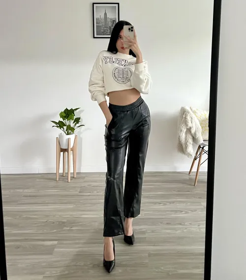 Thumbnail Timeless Elegance: A Guide to Classic and Comfortable Fashion by Vanigum for Classy Girls
