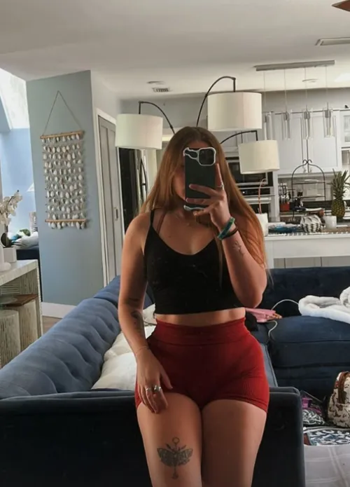 Thumbnail Exclusive Content: itzbabyblues Shares Experience of Never Getting Anything Bigger Than A-cup on OnlyFans - A Unique Story!