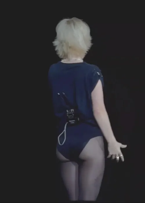 Thumbnail Exploring the Sensational Figure of Hayley Williams: An In-Depth Look by Ok_Perspective905