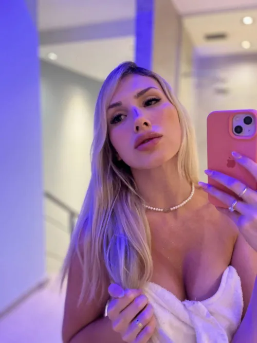 Thumbnail Wanna Help Me Take This Off - Mirror Selfie by LunarLeia