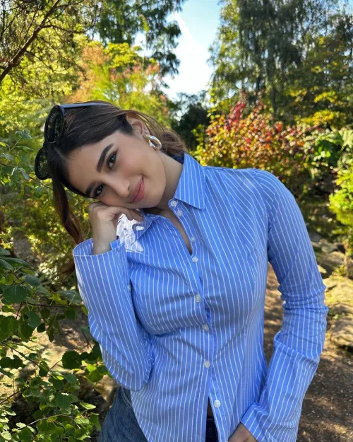 Thumbnail Meet Rasha Thadani: A Talented Author Featured by sagar9175 in the PrettyGirls Category