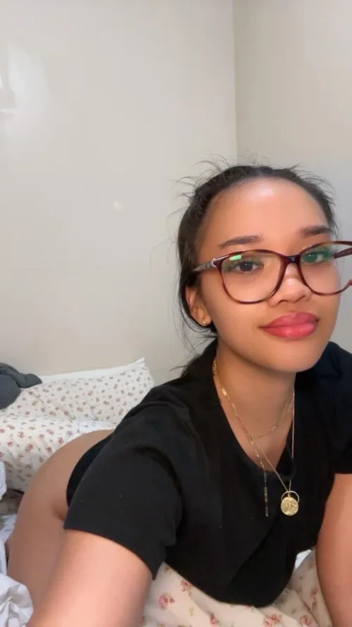 Thumbnail Exploring the Allure of Filipinas with Peachy Assets by Ameliapurple | RealAsians Category