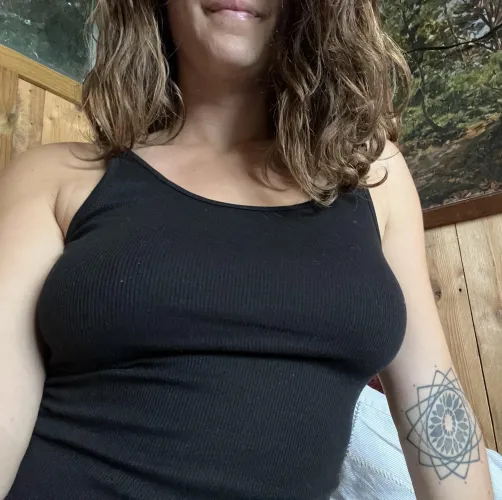 Thumbnail Braless Lifestyle: Embracing Freedom with maplesyrup_girl