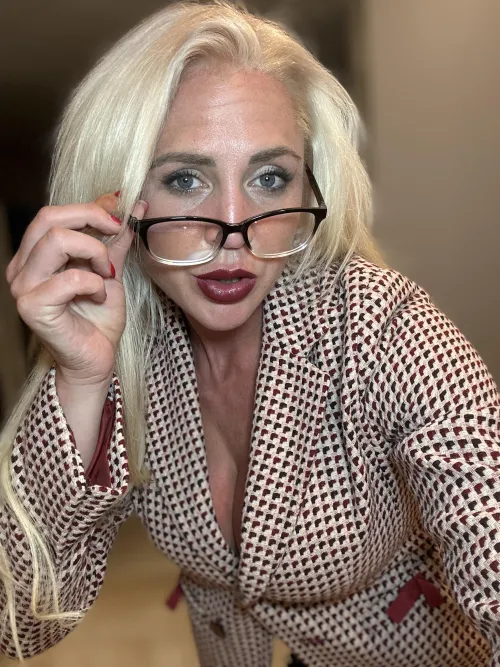 Thumbnail My Fingers Move Faster Than Any Keyboard: An Inside Look by MILFKathy | Secretary Insights