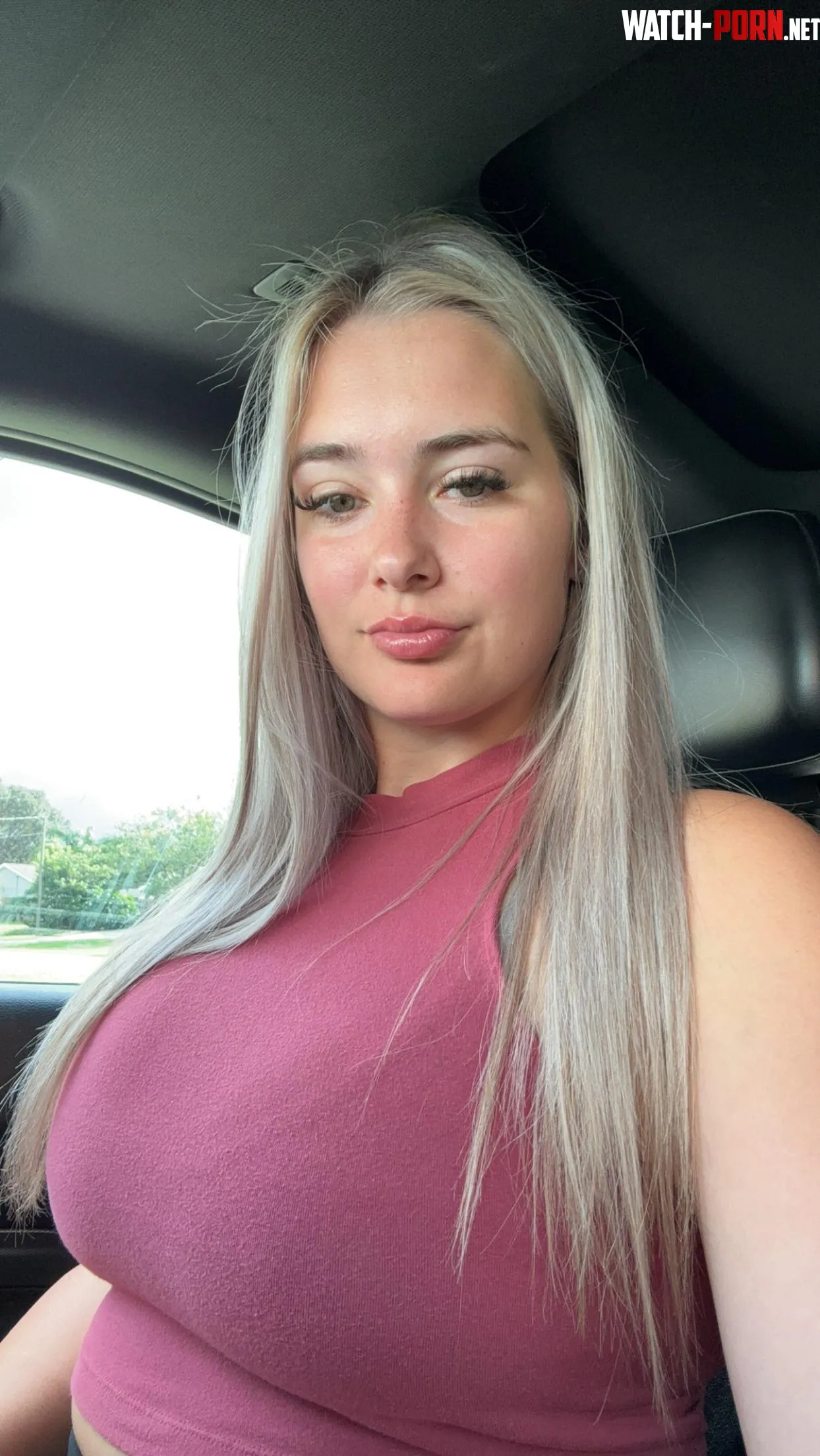 Someone said my hair compliments my eyes  by yourfavemom24