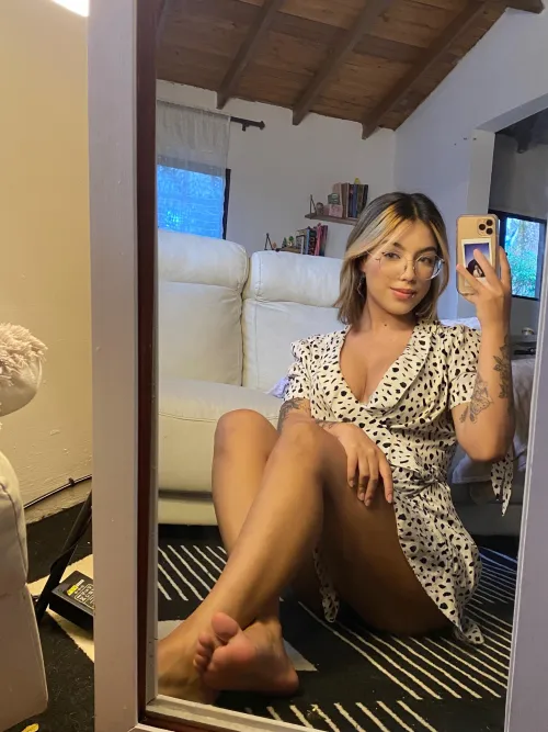 Thumbnail Classy Girls Unveiled: LunaPeachyyy's Charming Self-Description