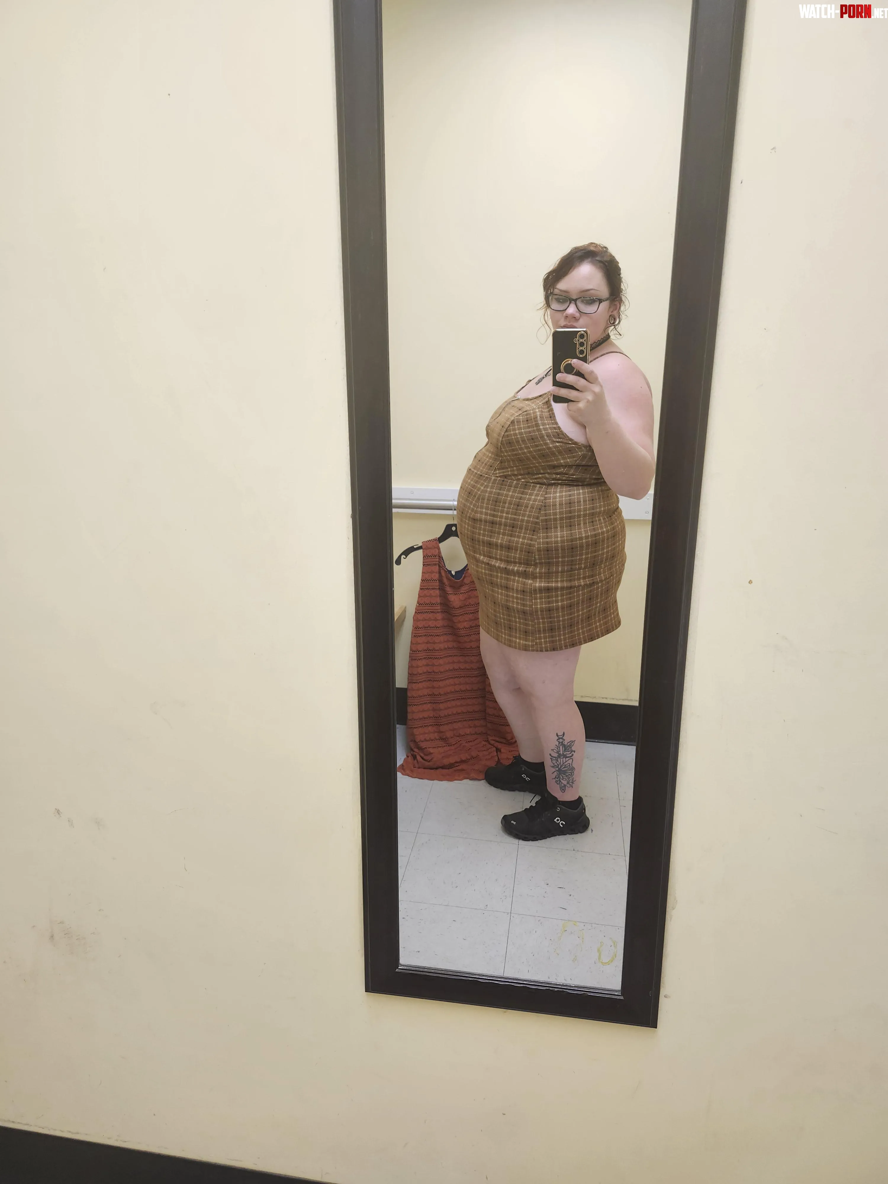 Anyone into plus size preggos  by bunnyboo77