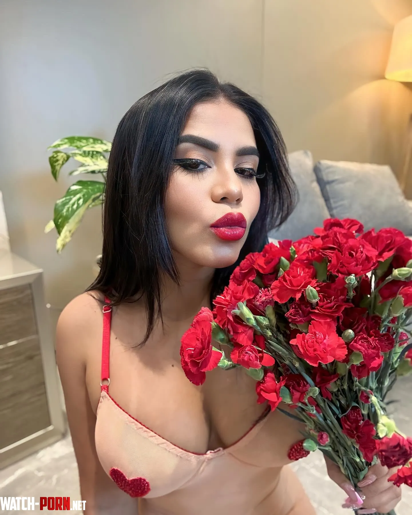 I want a hot gentleman for be a cute rose by viioletlover