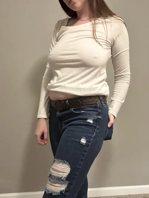 Thumbnail Stylish and Bold: Rocking a Braless Look in Public - A Fashion Dilemma by ManualMama