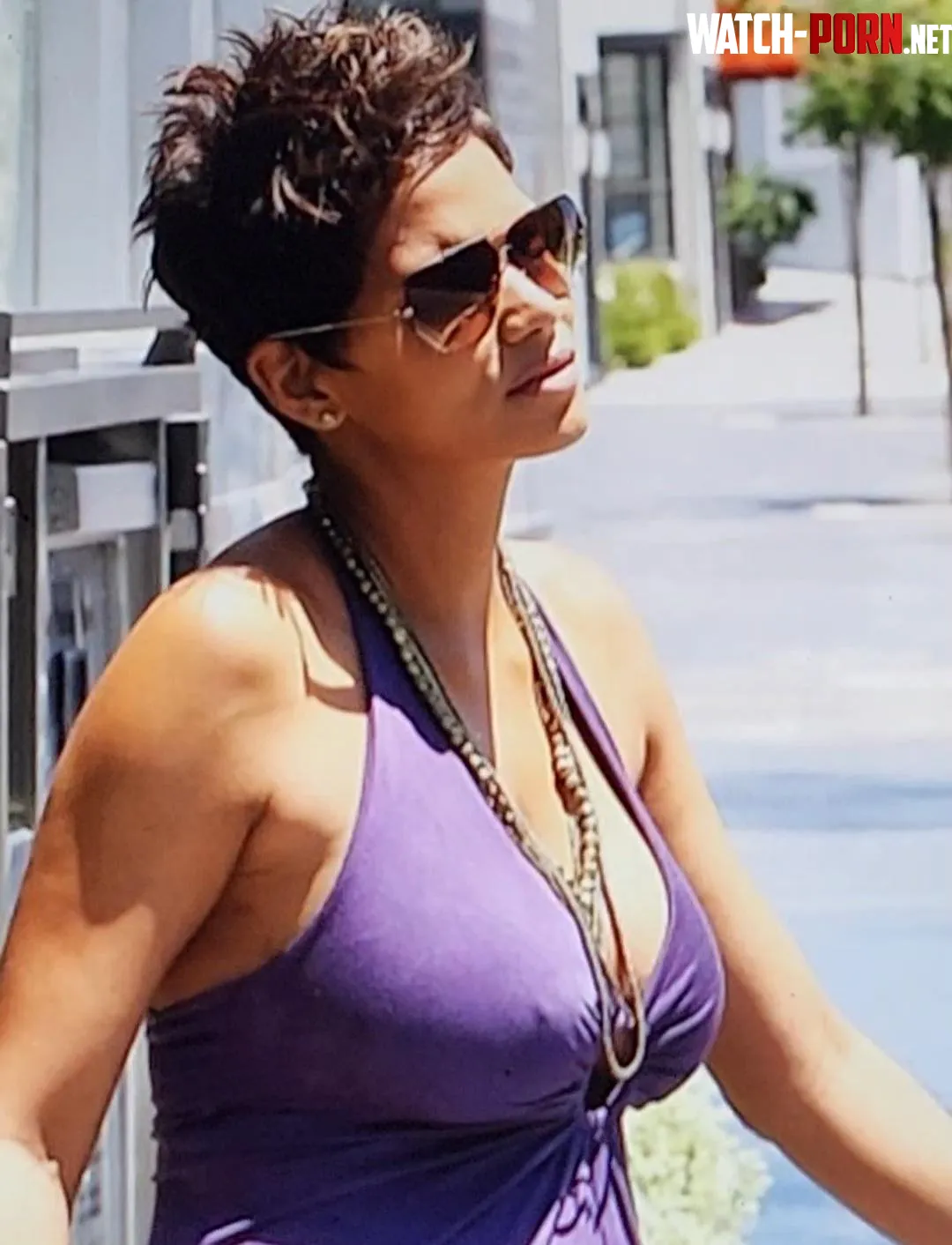 Halle Berry in 2013 while pregnant  by Minute-Criticism1310