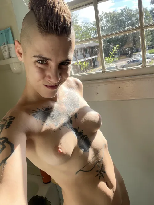 Thumbnail Sensual Moments in the Sun: Exploring the Play of Light on Nipples by rainbow_kilo_rasfumi