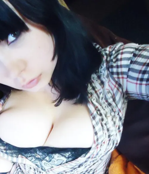 Thumbnail 18 años Latina busca Sugar Daddy: Explorando nuevas posibilidades | Yamileteee
