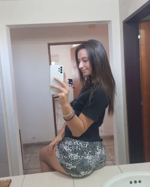 Thumbnail Spice Up Your MirrorSelfie Game: Fun Bathroom Photoshoot Ideas with lovelydreamer-