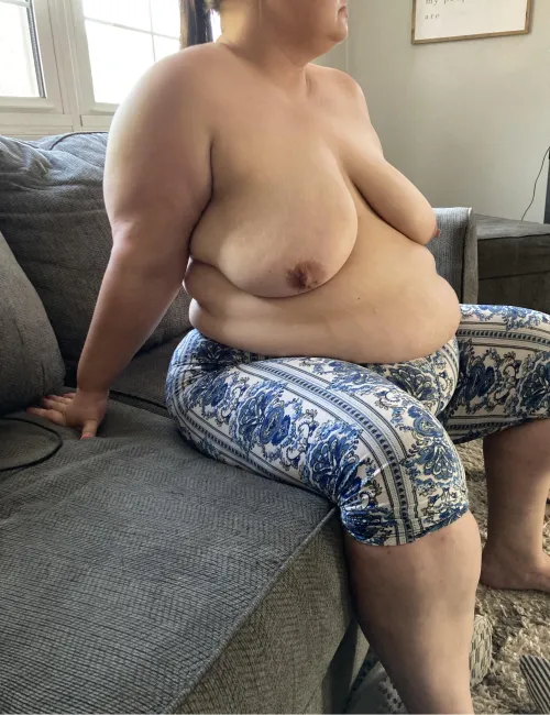 Thumbnail Embracing Body Positivity: Topless Housework Confessions by Redditaltaccnt in the SSBBW Category
