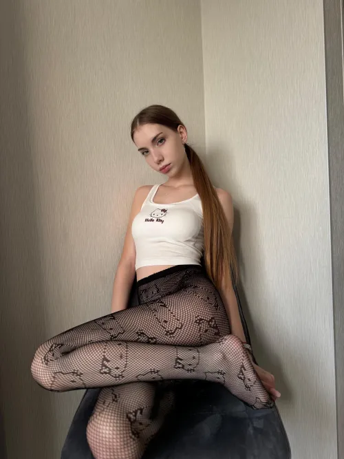 Thumbnail How to Style Sheer Pantyhose: Tips from Seriouslyjayla