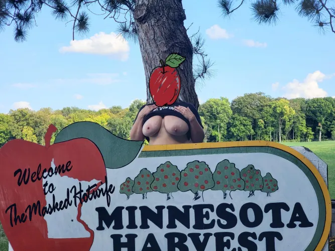 Thumbnail Come Pick the Apples: A FlashingGirls Tale by themaskedhotwife