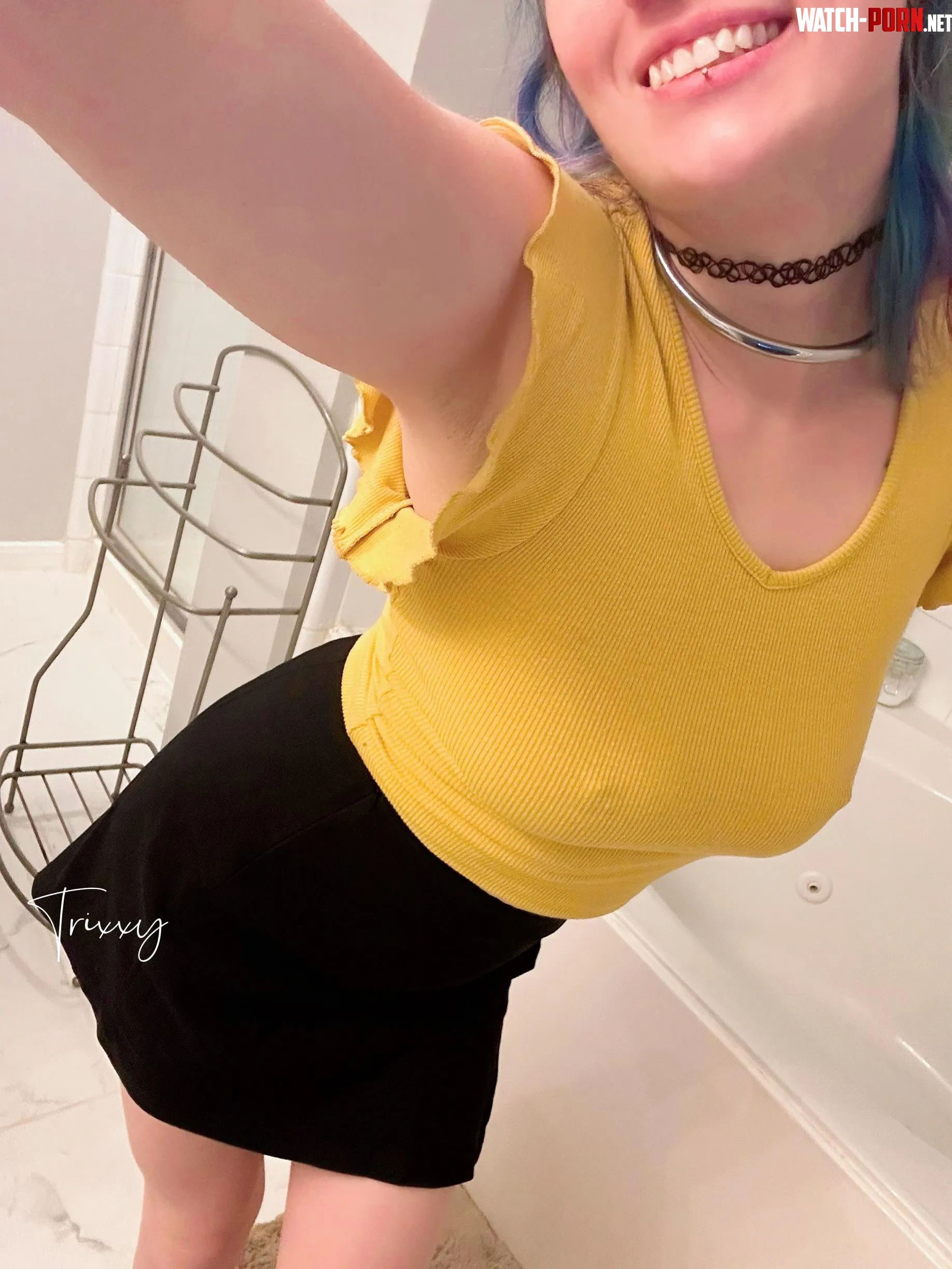 This yellow shirt will forever have my heart  by MistressTrixxy