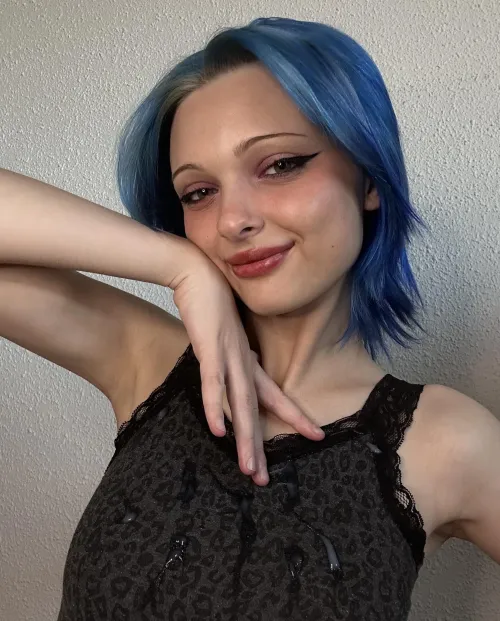 Thumbnail Seductively Revealing: 'Who Wants to Cum and Stain My Clothes' by Sonichka | GirlswithNeonHair Category
