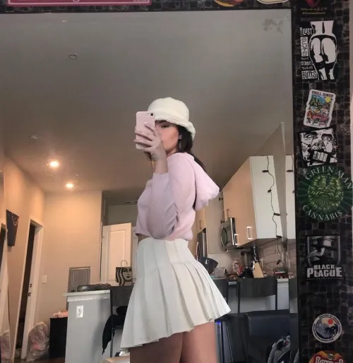 Thumbnail Wearing the Perfect Sporty and Sexy Outfit for a Day of Golf with Friends - Spice Up Your Look with These Tips! By KalynnCampbell