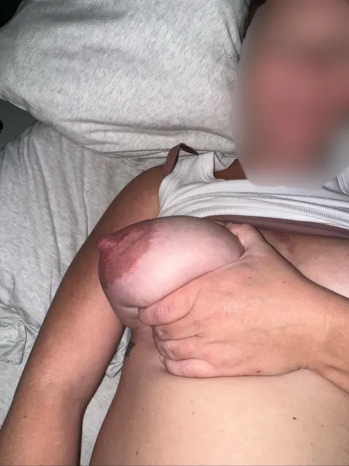 Thumbnail Exploring the Process: When to Start Milking During Pregnancy - Insights by Kellysmyles | pregnantporn
