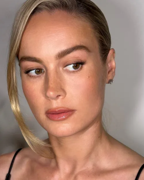 Thumbnail Brie Larson: A Stunning Portrait by Author KG101411 in the PrettyGirls Category
