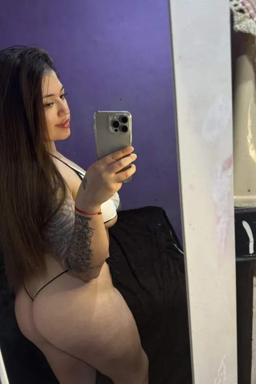 Thumbnail Embracing Thick Thighs: A Tribute by Yamilitaa in the ThickThighs Category