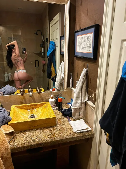 Thumbnail Gifting the World My Booty: A Bold Move by CelenaDawn in the Booty Queens Category