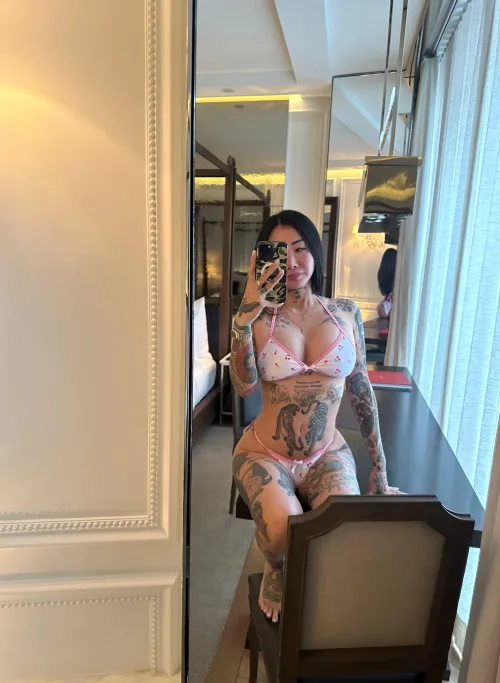 Thumbnail Exploring Body Positivity: Maggie2wet's Take on Massive Tiddies in PunkGirls Category