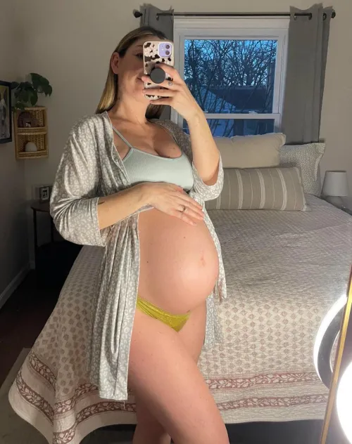 Thumbnail Embracing My Curves: A Guide to Feeling Confident and Sexy During Pregnancy by Mastervixennnn in PreggoPorn Category