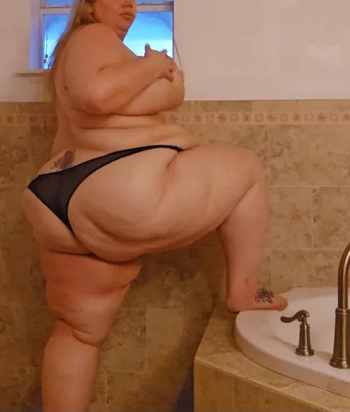 Thumbnail Exploring a SSBBW Lifestyle: Getting Ready for a Wild Weekend with haileyxxxfun